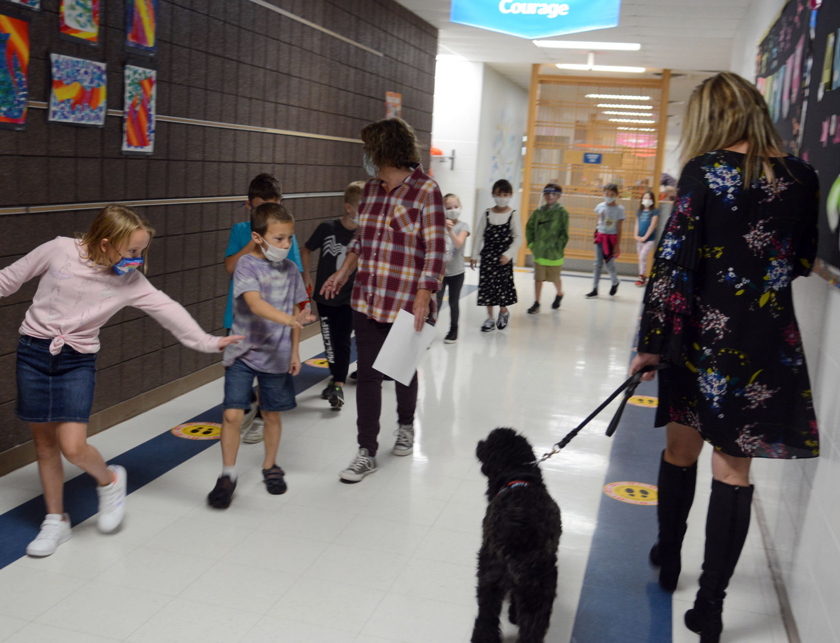 101921-port-news-therapy-dog2
